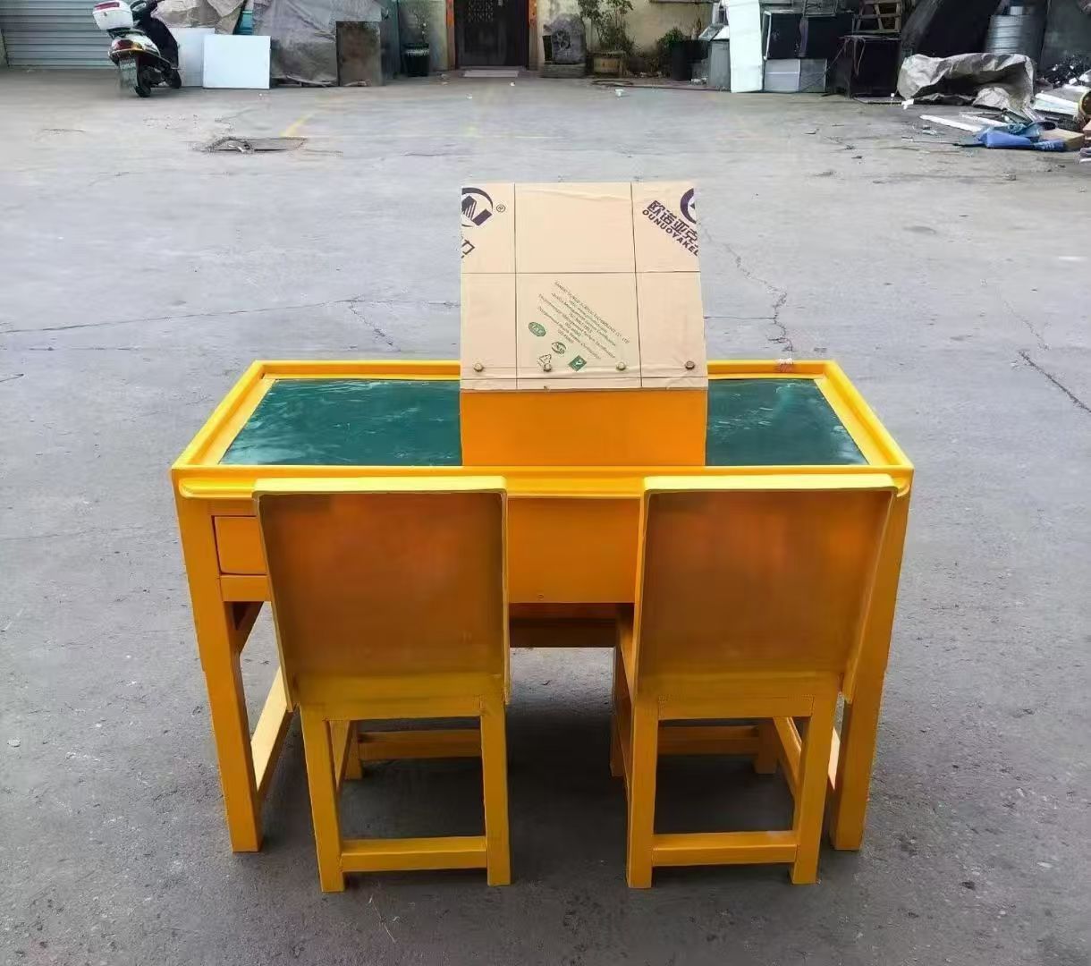 上思防静电导通桌井下煤矿火工品发放桌：危险品流转的安全守护者